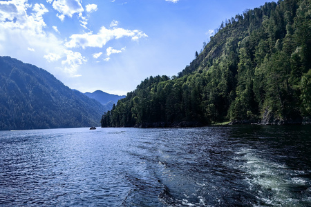6 день: сплав или моторафтинг по реке Катунь. Село мастеров Аскат.